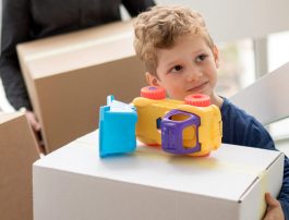 Montessori vs. daycare: what is the difference for your toddler?