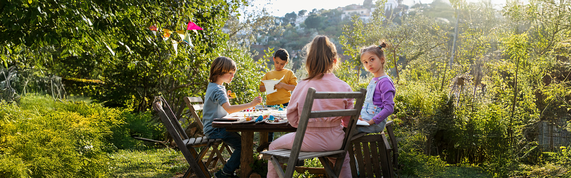 How Montessori Education Integrates Indoor & Outdoor Learning